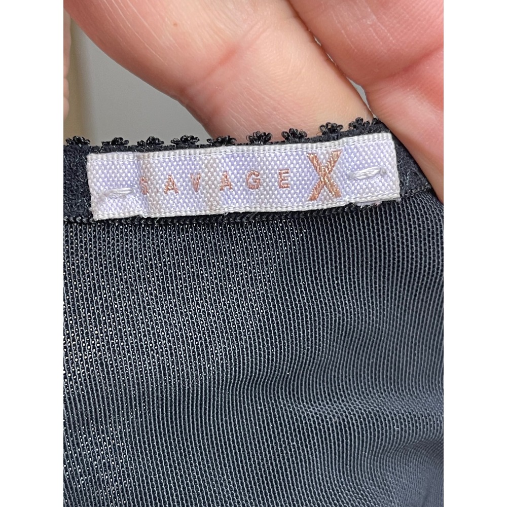 Savage X Fenty Womens Black Tonal Logo Unlined Wireless Bralette Rose Gold Charm - Picture 3 of 4